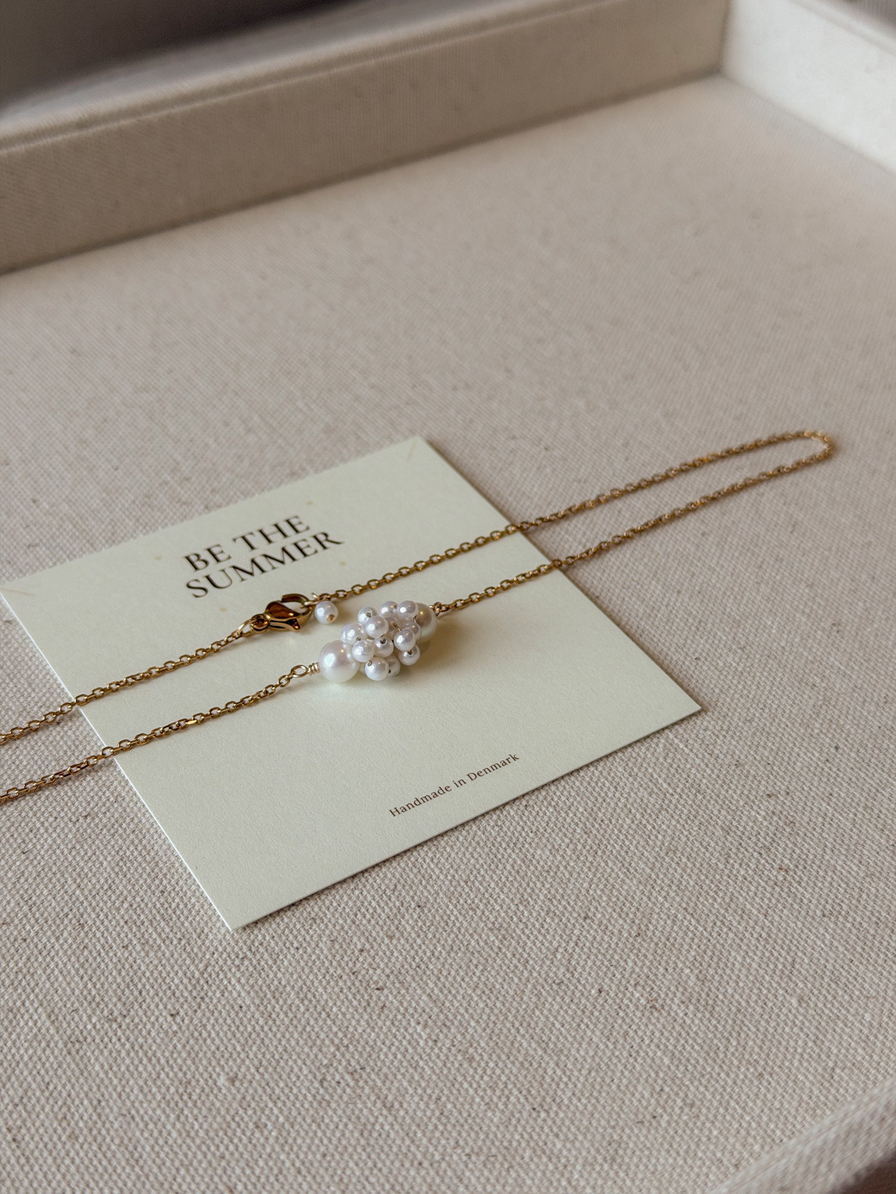 CROISSANT WITH PEARLS